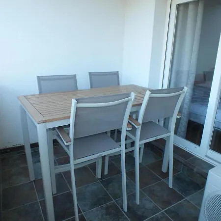 Acogedor Con Piscina Comunitaria Y Parking En Roses, Cerca De La Playa Y Atracciones - Es-204-39 *