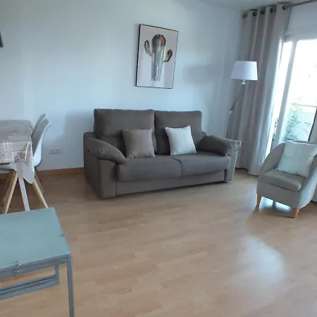 Acogedor Con Piscina Comunitaria Y Parking En Roses, Cerca De La Playa Y Atracciones - Es-204-39 Apartment *